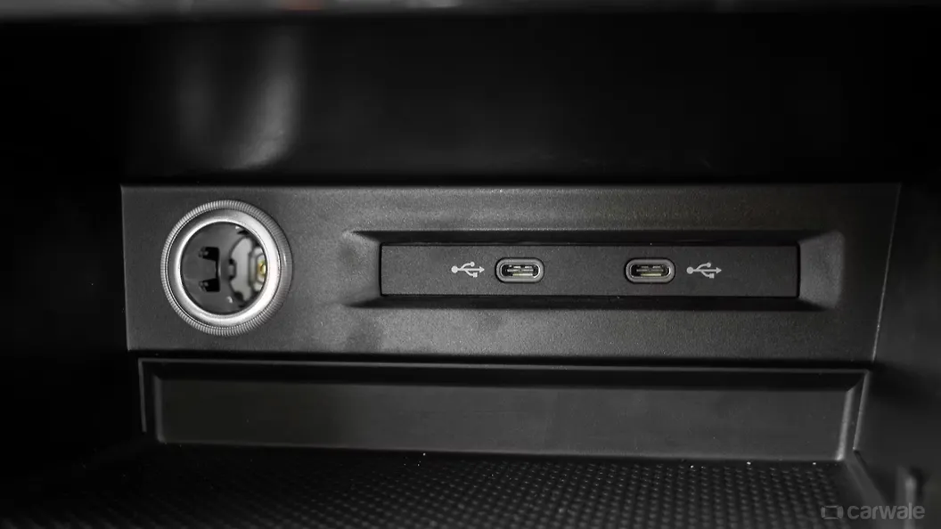Tiguan USB Port/AUX/Power Socket/Wireless Charging Image, Tiguan Photos