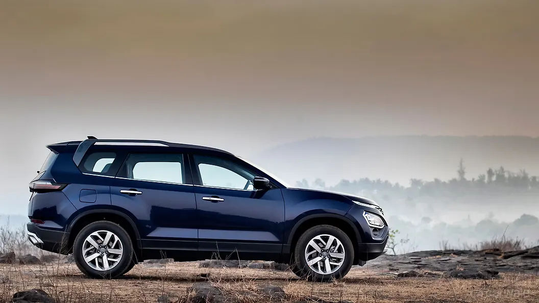 Safari Rear View Image, Safari Photos in India - CarWale