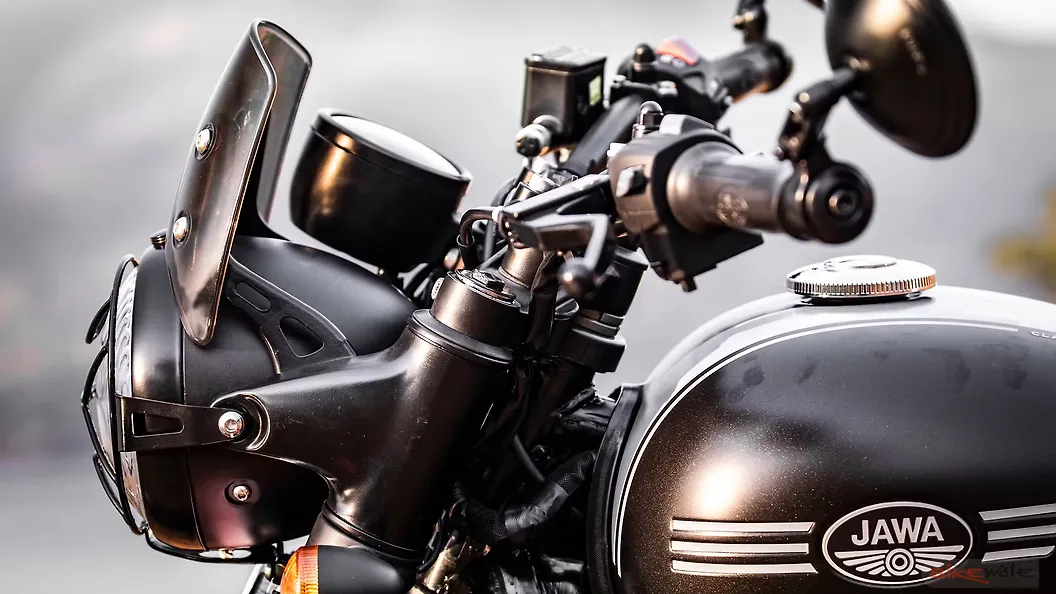 Jawa 42 Handle Bar Image BikeWale