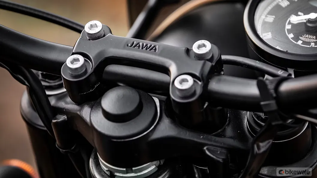 Jawa 42 Handlebar Clamp Image BikeWale