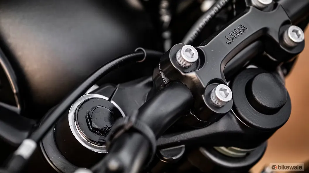 Jawa 42 Handlebar Clamp Image BikeWale