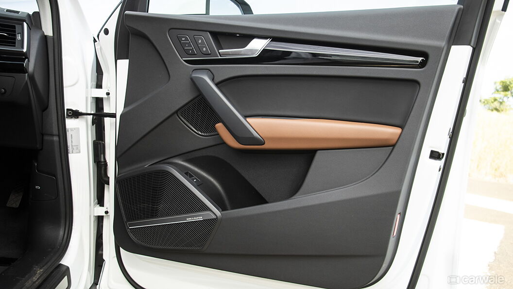 Audi Q5 Front Right Door Pad