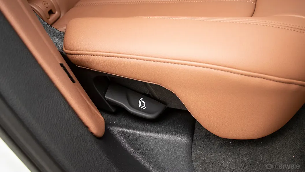 Q5 Isofix Child Seat Mounting Point Rear Row Image Photos In India Carwale Q5 Isofix Child Seat Mounting Point, 2019 Audi Q5 Car Seat Installation
