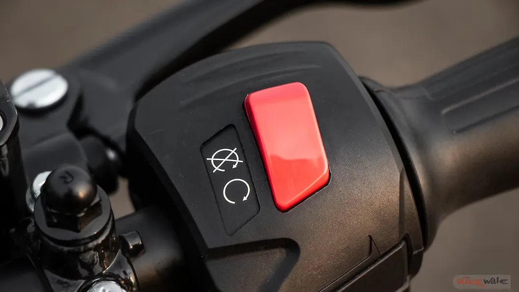 Jawa Perak Turn Indicators Switch Image BikeWale