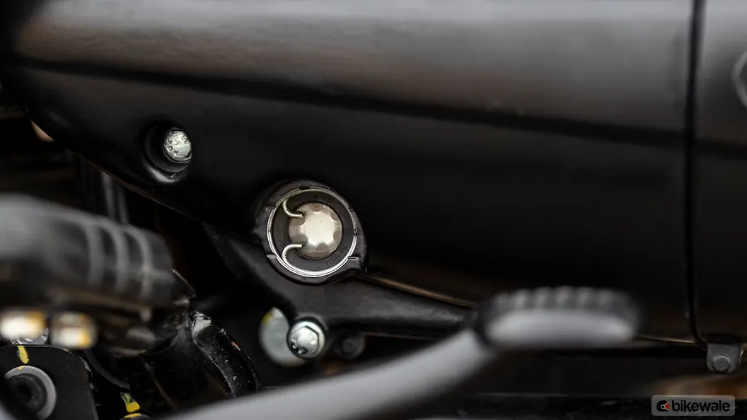 Jawa Perak Engine Oil Level Indicator Image BikeWale