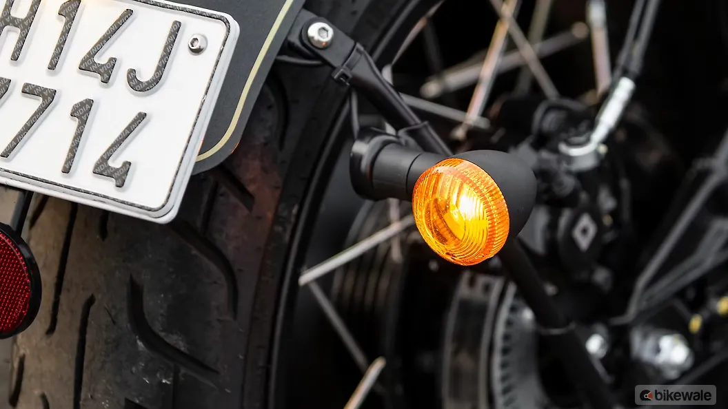 Jawa Perak Rear Turn Indicators Image BikeWale