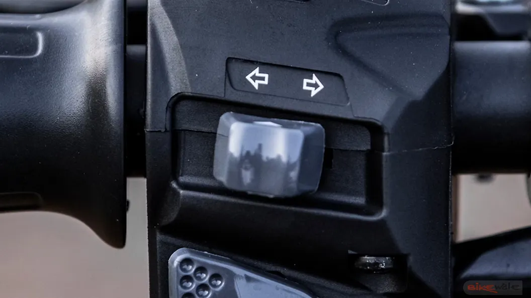 Jawa 42 Turn Indicators Switch Image BikeWale
