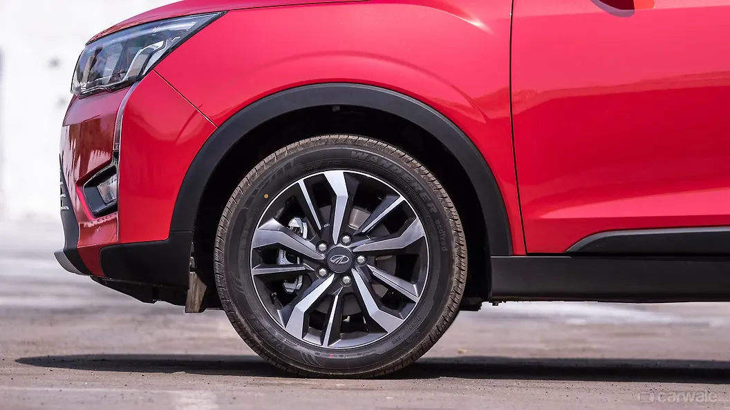 XUV300 Wheel Image, XUV300 Photos in India CarWale