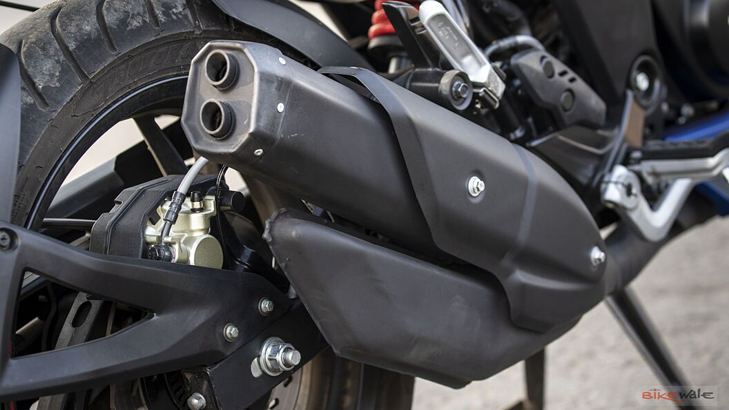 TVS Apache RTR 200 4V Main Stand Image – BikeWale