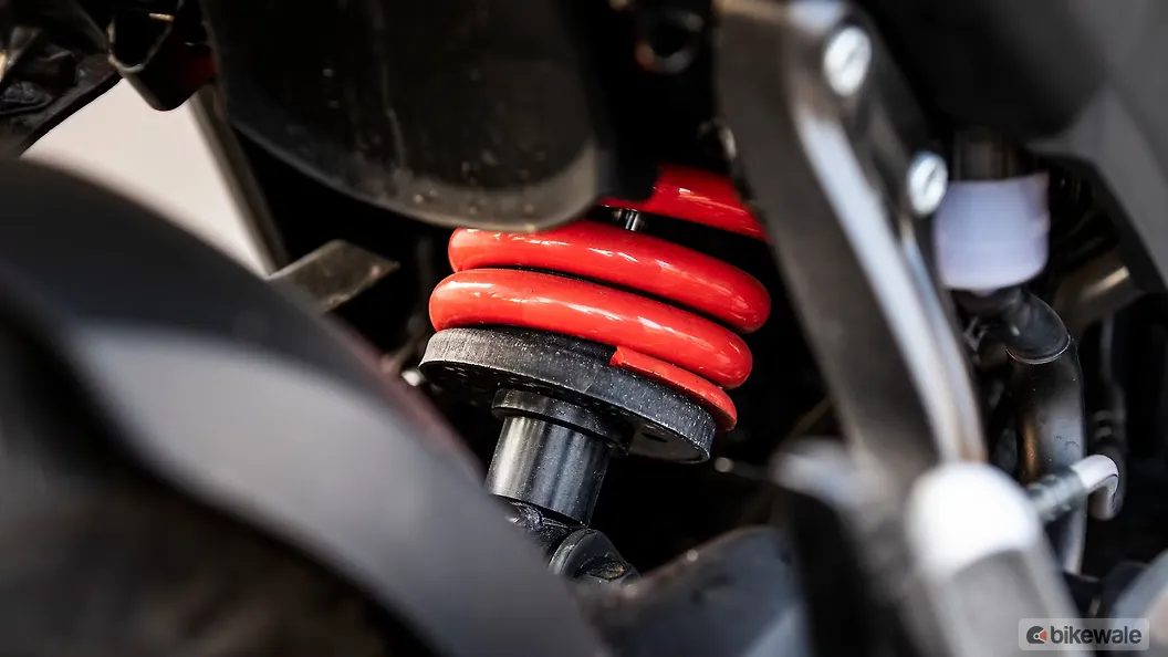 TVS Apache RTR 200 4V Rear Suspension Image – BikeWale