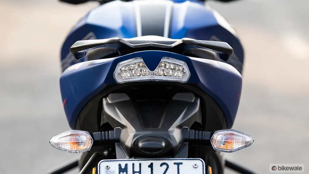 TVS Apache RTR 200 4V Bike Seat Image – BikeWale