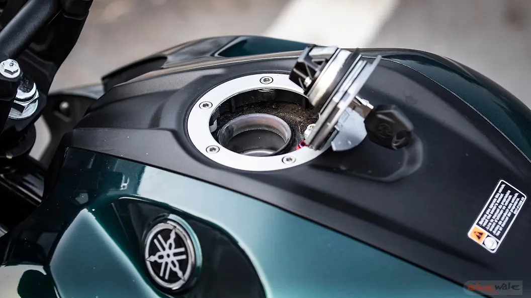 yamaha fz petrol tank price