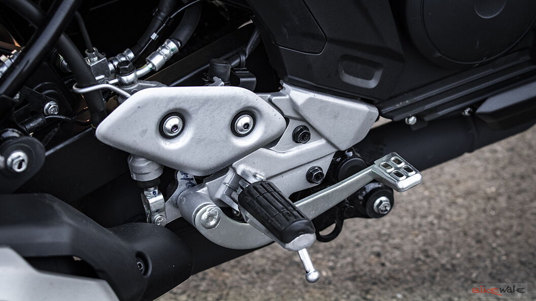 Yamaha FZ25 Rider Footpeg Image – BikeWale