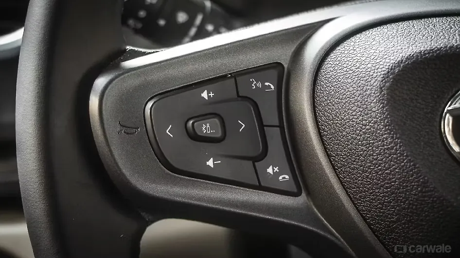 Altroz Left Steering Mounted Controls Image, Altroz Photos in India