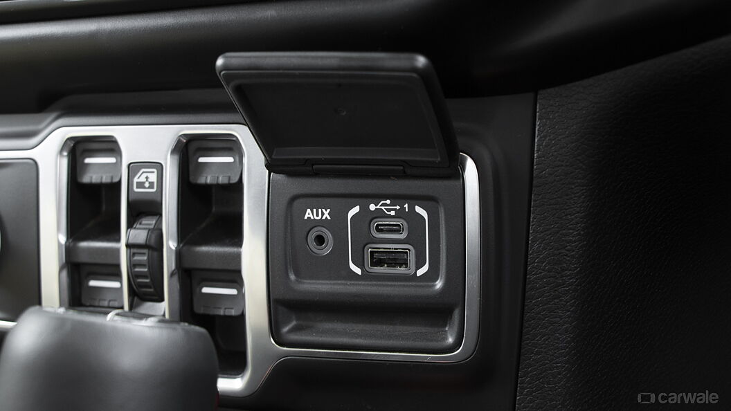 Jeep Wrangler [2021-2024] USB Port/AUX/Power Socket/Wireless Charging