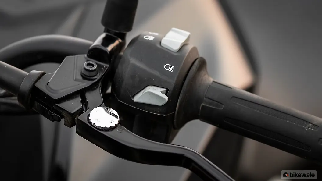 BMW G 310 R [2021] Clutch Lever Image – BikeWale