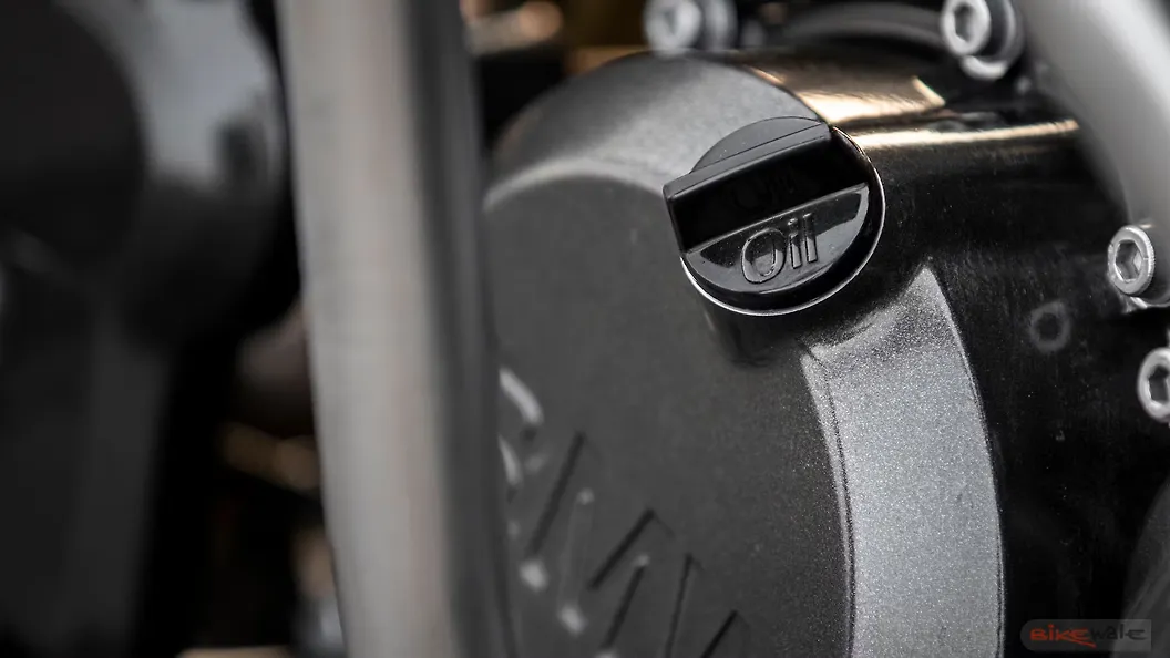 BMW G 310 R [2021] Engine Oil Level Indicator Image – BikeWale