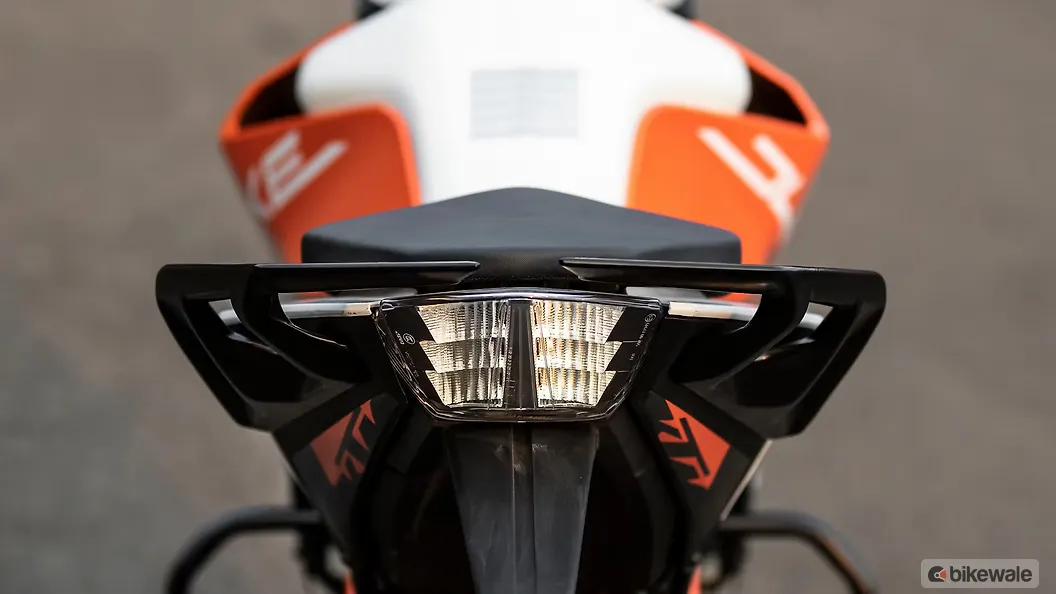 KTM 125 Duke [2021] Tail Light Image – BikeWale