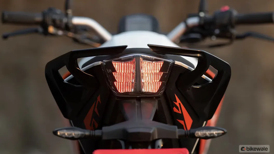 KTM 125 Duke [2021] Tail Light Image – BikeWale