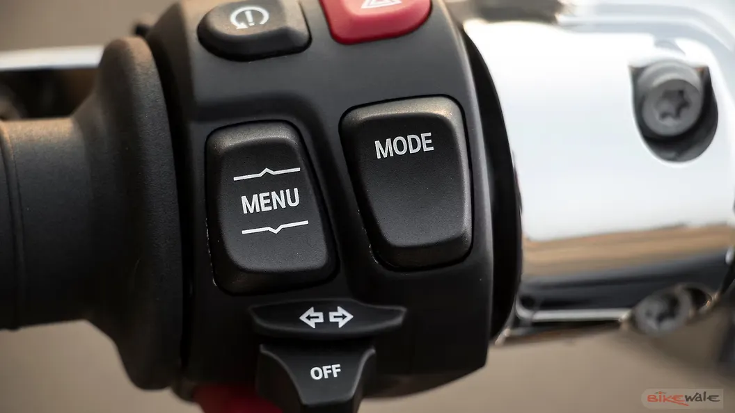 BMW R18 SOS Button Image – BikeWale