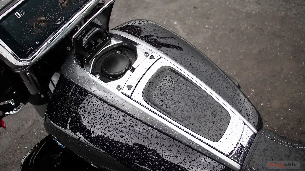 BMW R18 Fuel Tank Image – BikeWale