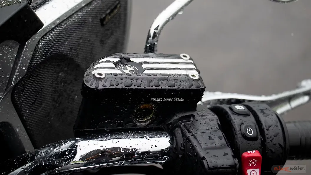 BMW R18 Front Brake Fluid Reservoir Image BikeWale