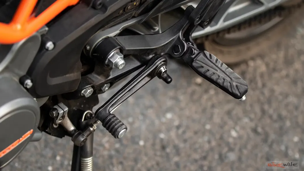 KTM 125 Duke [2021] Gear Shift Lever Image BikeWale