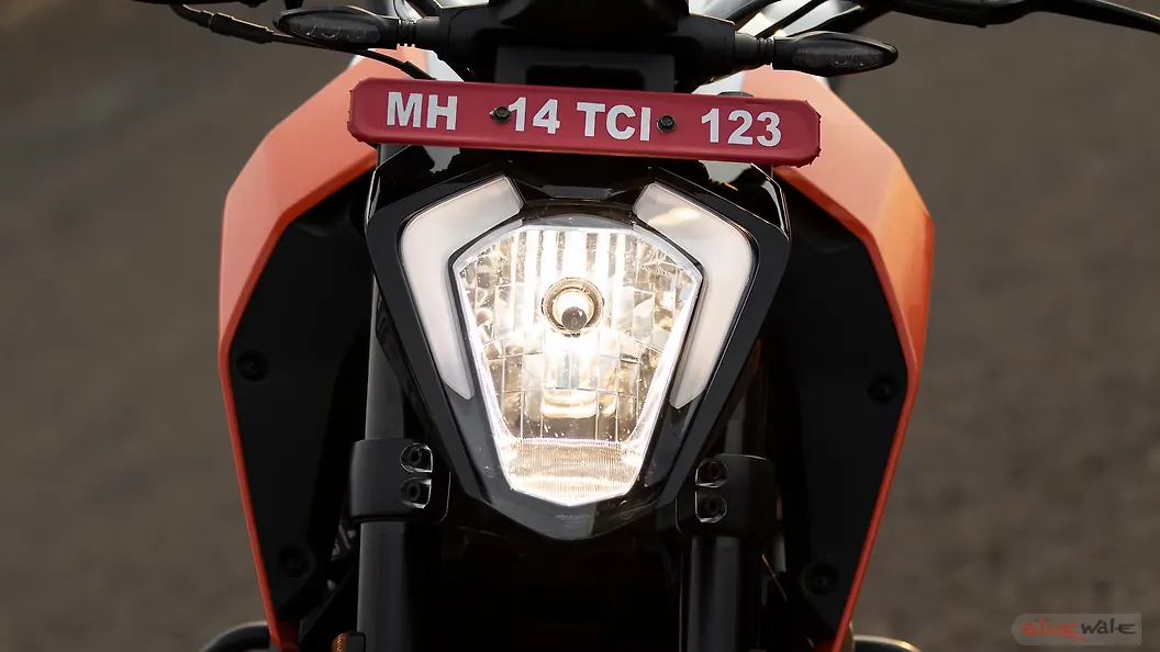 KTM 125 Duke [2021] Front Mudguard Image BikeWale