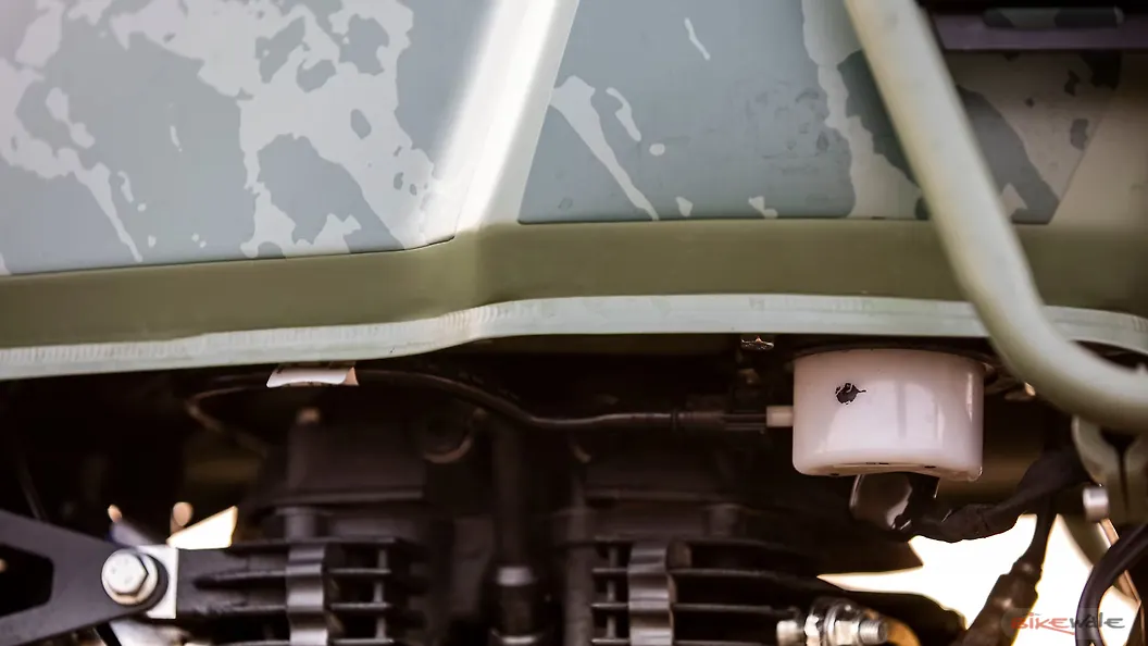 Royal Enfield Himalayan Fuel Tank Image BikeWale