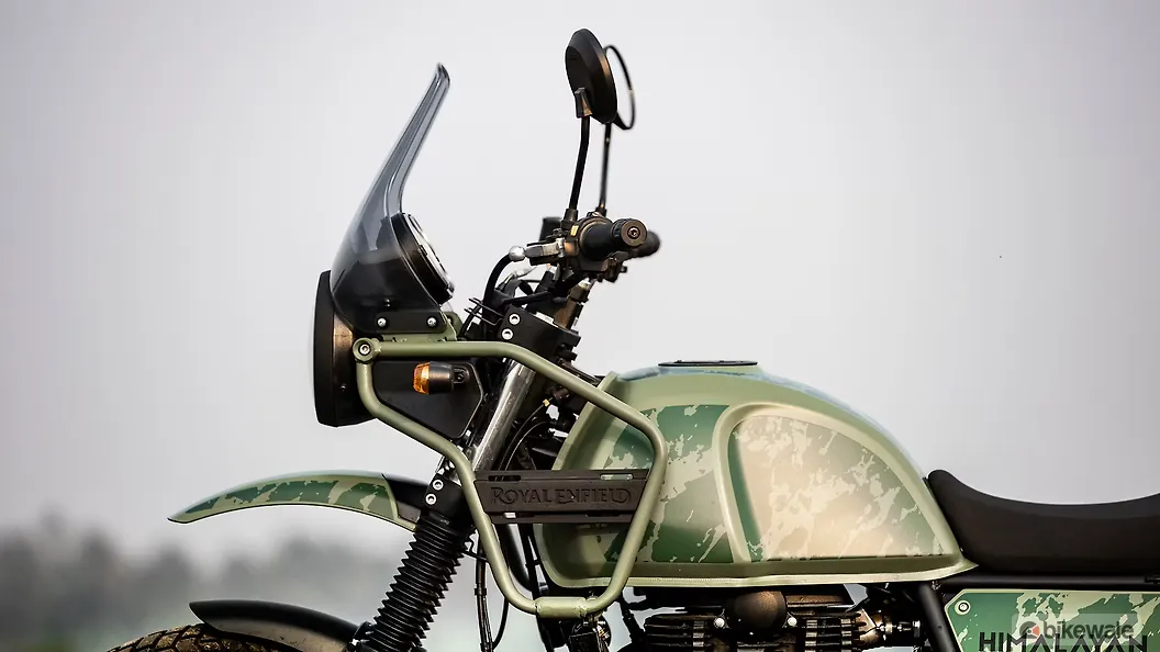 Royal Enfield Himalayan [2015-2023] Rear View Image – BikeWale