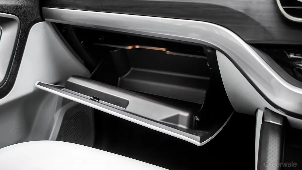 Safari Glove Box Image, Safari Photos in India CarWale