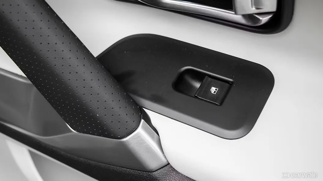 Safari Rear Power Window Switches Image, Safari Photos in India CarWale