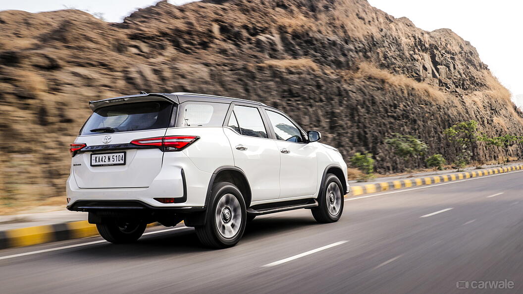 Fortuner Front View Image, Fortuner Photos in India - CarWale