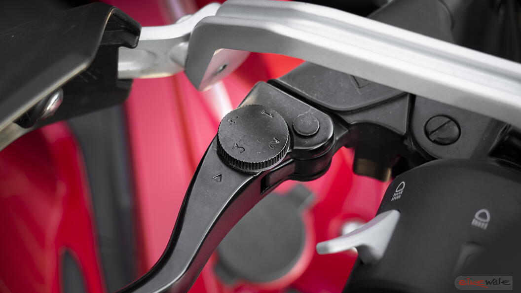 Benelli TRK 502 Clutch Lever Adjuster Image – BikeWale