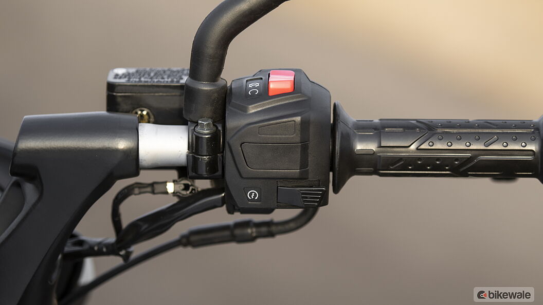 Bajaj Pulsar NS160 Left Side Multifunction Switchgear Image – BikeWale