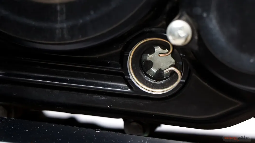 Bajaj Pulsar NS125 Engine Oil Level Indicator Image BikeWale