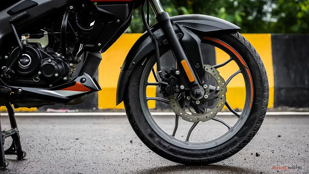 Bajaj Pulsar NS125 Front Tyre Image – BikeWale