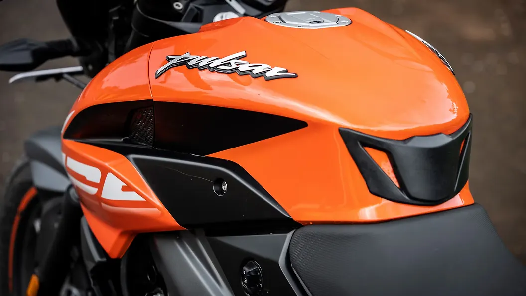 Bajaj Pulsar NS125 Fuel Tank Image – BikeWale