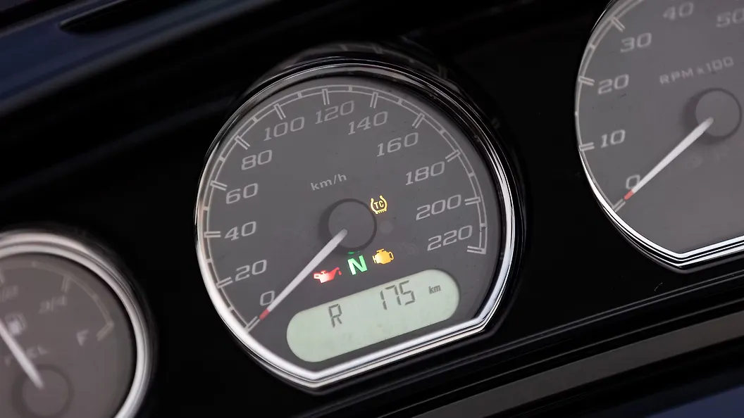 HarleyDavidson Street Glide Special Fuel Gauge Image BikeWale