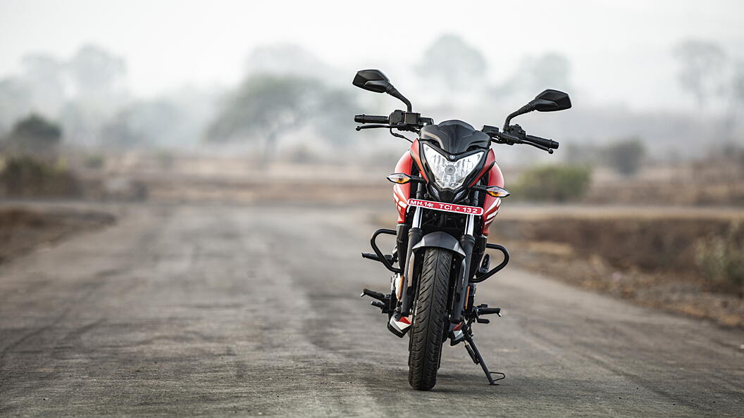 Bajaj Pulsar NS200 Front View Image – BikeWale