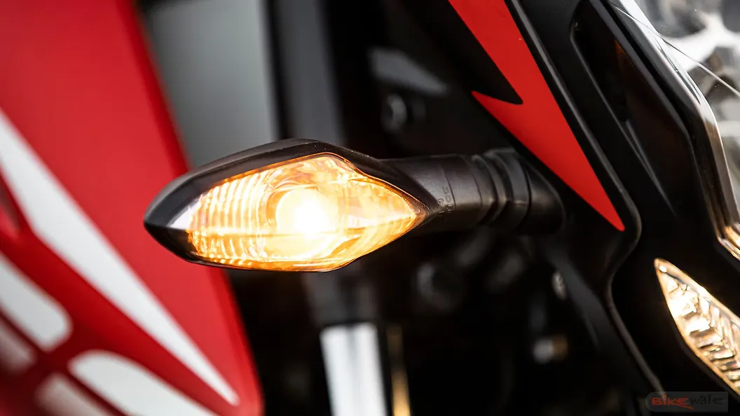 Bajaj Pulsar NS200 Rear View Mirror Image – BikeWale