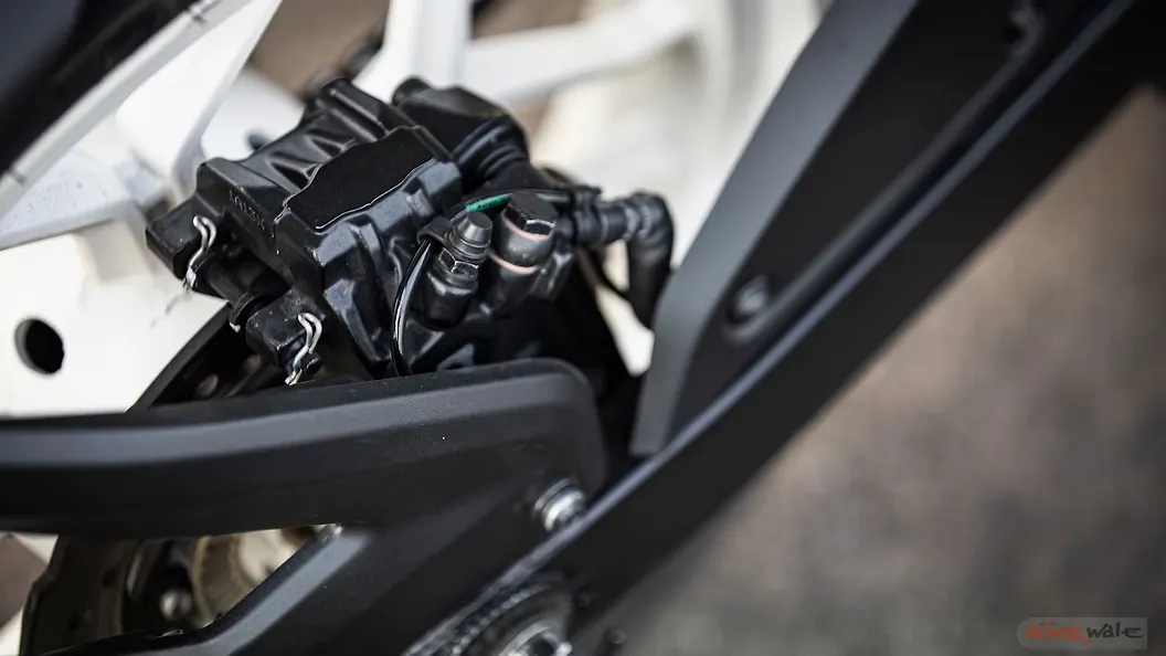 Bajaj Pulsar NS200 Drive Chain and Sprocket Image BikeWale