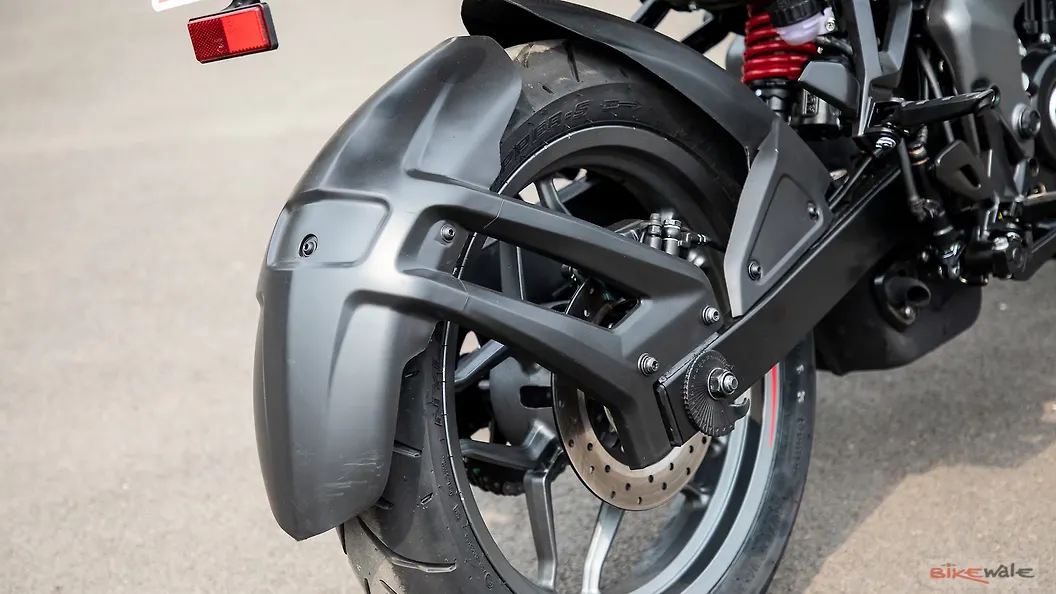 Bajaj Pulsar NS200 Drive Chain and Sprocket Image BikeWale