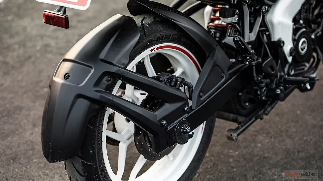 Bajaj Pulsar NS200 Drive Chain and Sprocket Image BikeWale