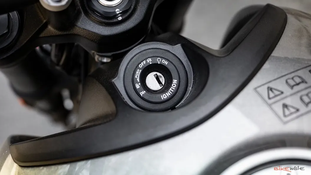 Triumph Trident 660 [2020-2021] Ignition Switch Image – BikeWale