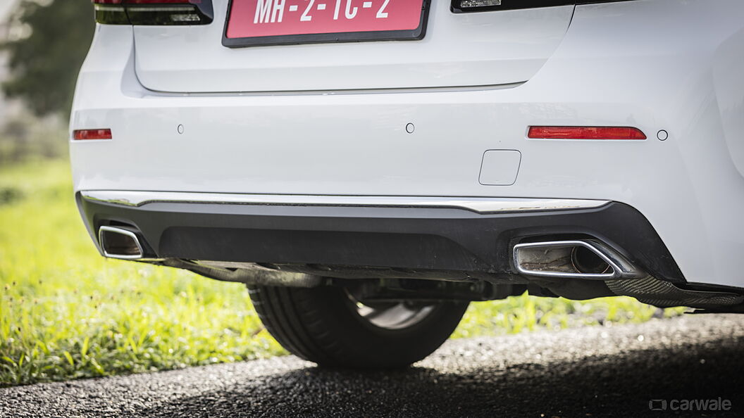 BMW 5 Series [2021-2024] Rear Parking Sensor