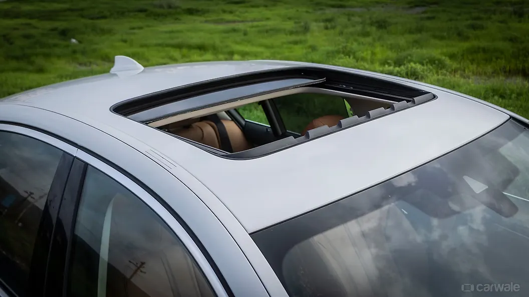 5 Series Sunroof/Moonroof Image, 5 Series Photos in India CarWale
