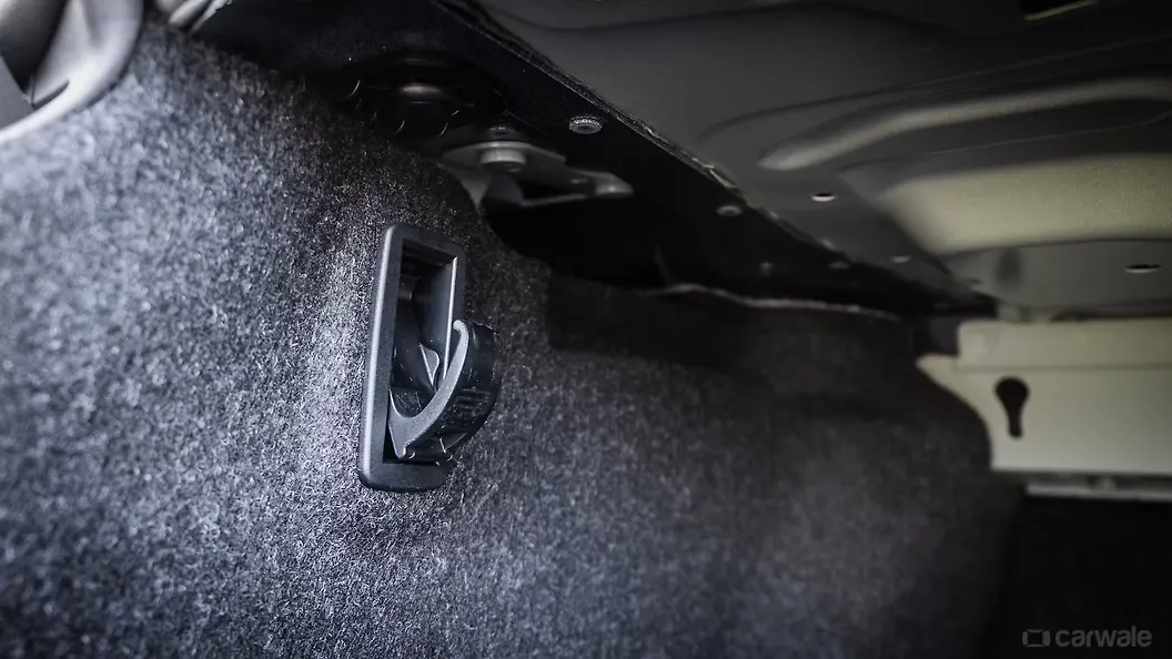 5 Series Boot Hooks and Bars Image, 5 Series Photos in India CarWale