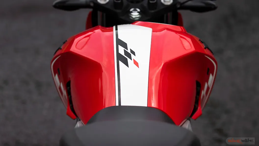TVS Apache RTR 160 4V Fuel Tank Image BikeWale