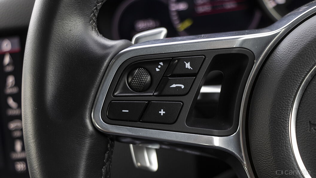 Porsche Cayenne Steering Mounted Controls